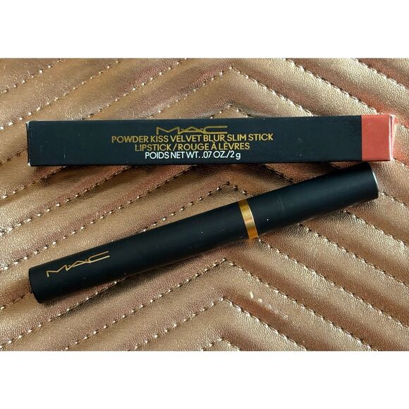MAC - NWT Powder Kiss Velvet Blur Slim Stick Lipstick in #886 Marrakesh-Mere - Picture 1 of 12